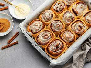Φτιάχνουμε cinnamon rolls με γλάσο βανίλιας