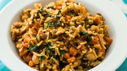 Ρεβίθια µε Μανέστρα και Ταχίνι