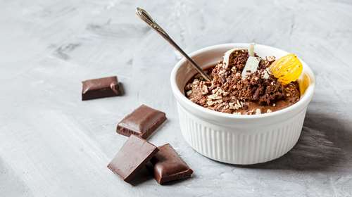 Εύκολο Γλύκισµα µε Κοµµάτια Σοκολάτας