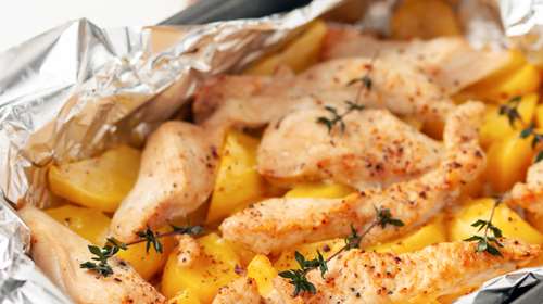 Κοτόπουλο µε Πατάτες και Θυµάρι στην Κατσαρόλα