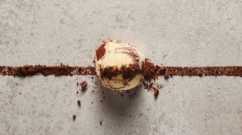 Παγωτό παρμεζάνα, με λευκή τρούφα ή σαμπάνια-τριαντάφυλλο;