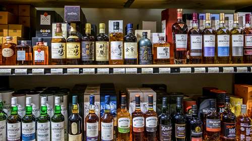 Ο απόλυτος προορισμός των spirits & cigar aficionados στην Πάρο