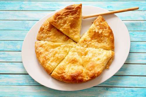 Τυρόπιτα με 4 Τυριά