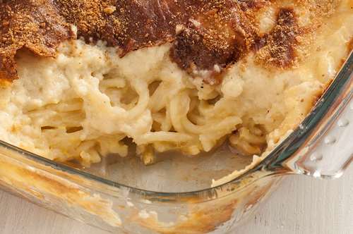 Pasta με Καπνιστό Μπέικον, Ελιές και Μανούρι