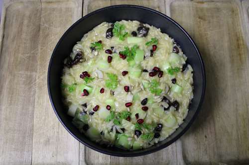 Πρασοσέλινο με σταφίδες και ρόδι (του σεφ Μανώλη Παπουτσάκη)