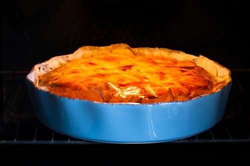 Τυρόπιτα με Κρεμμυδάκια και Πιπεριά Φλωρίνης