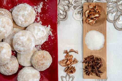 Kουραμπιέδες με Καρύδια