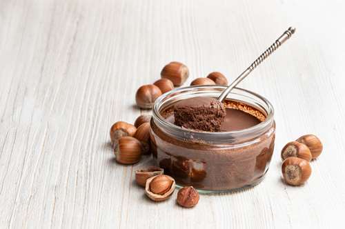 Σπιτική Πραλίνα με Κομματάκια Φουντουκιού και Μέλι