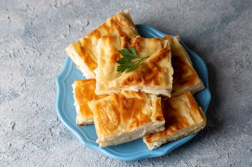 Τυρόπιτα με Κρέμα και Γραβιέρα Κρήτης