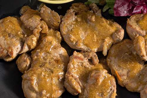 Χοιρινά Φιλετάκια με Μαύρη Μπίρα, Λεμόνι και Μέλι