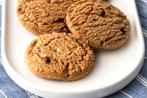 Μπισκότα με Πετιμέζι και Μαύρες Σταφίδες