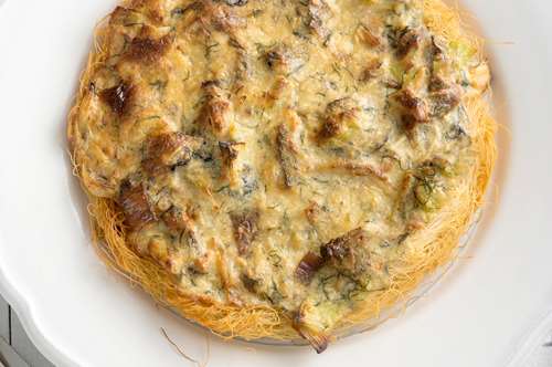 Τάρτα Κανταΐφι με Κοτόπουλο και Γραβιέρα