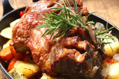 Αρνί, κατσίκι και κοκορέτσι: 10+1 συνταγές για τις κρεατονοστιμιές του Πάσχα