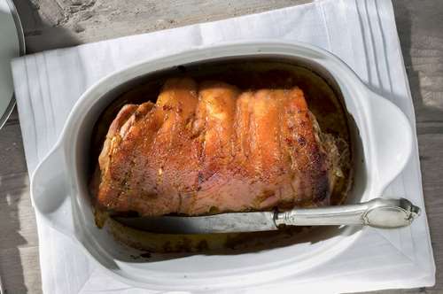 Τραγανό και Βελούδινο Χοιρινό Μπούτι