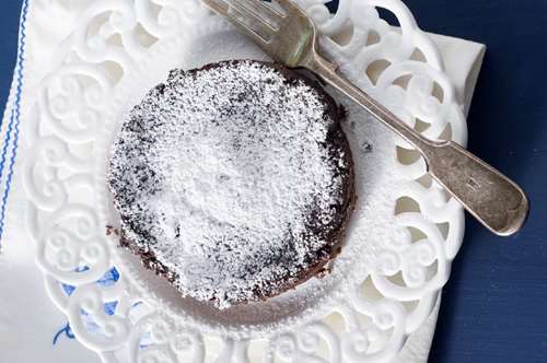 Σοκολατένιο Υγρό Κέικ με Κεράσια