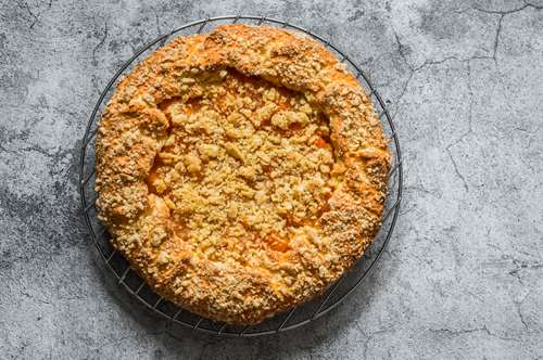 Εύκολη Μπισκοτένια Τάρτα με Κρέμα Γιαουρτιού