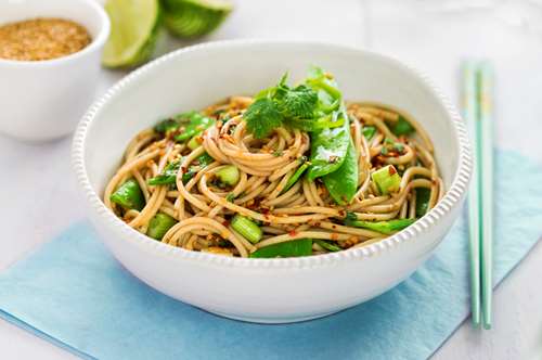 Μακαρόνια με Λαχανικά και Σουσάμι