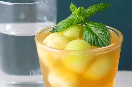 Ζελέ με Γλυκό Κρασί, Πεπόνι και Δυόσμο