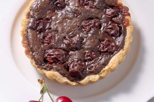 Τάρτα Πικρής Σοκολάτας με Κεράσια