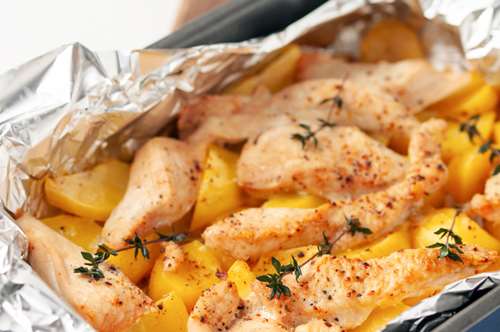 Κοτόπουλο µε Πατάτες και Θυµάρι στην Κατσαρόλα