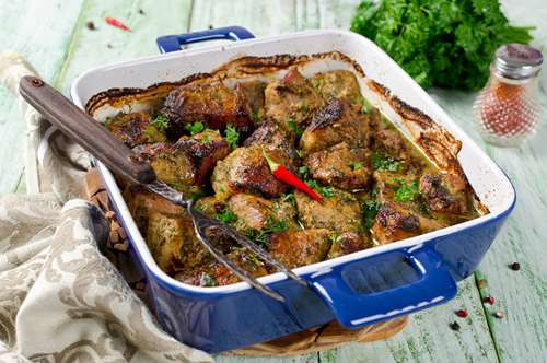 Κατσικάκι στη Γάστρα