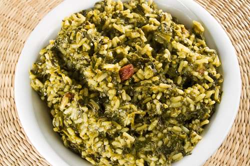 Σπανακόρυζο με Αυγά και Ανθότυρο