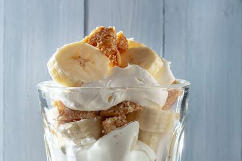 Γλυκό με Παστέλι, Μπισκότα και Μπανάνες