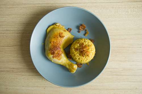 Τηγανητό Κοτόπουλο με Γιαούρτι και Σαφράν