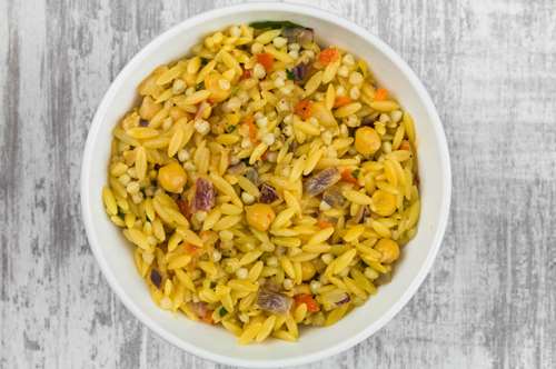 Ρεβίθια με Μανέστρα και Ταχίνι