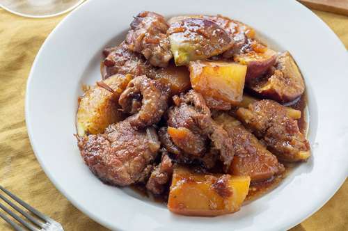 Χοιρινό με Σύκα στη Γάστρα