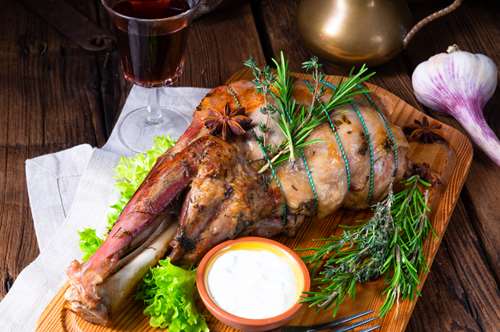 Αρνάκι Ρολό με Αγκινάρες