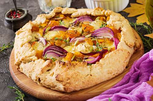 Εύκολη Τάρτα με Κρεμμύδια και Μυζήθρα