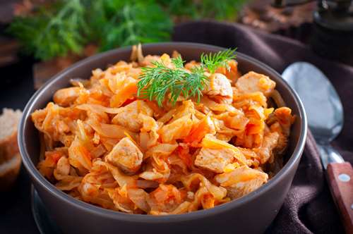 Κόκορας με Τουρσί Λάχανο στο Φούρνο