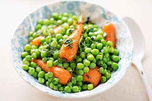 Καρότα και Αρακάς με Ταχίνι