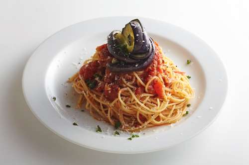 Μακαρονάδα με Μελιτζάνες