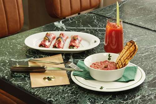 Στο Γκαστόνε για γουρουνόπουλο και cocktails