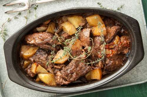 Μοσχάρι στο Φούρνο με Baby Πατάτες