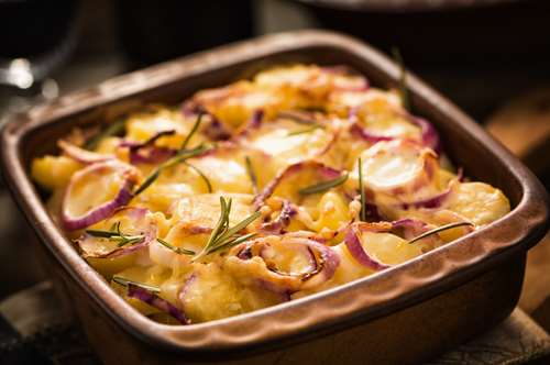 Πατάτες με Κρεμμύδια Γιαχνί