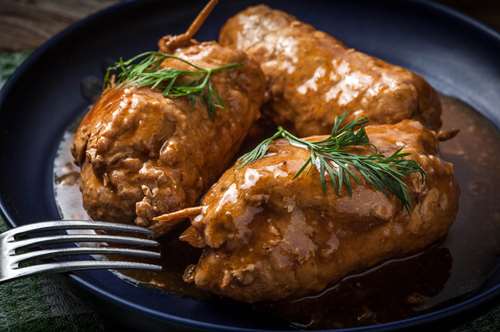 Ρολό µε Παστουρµά και Πράσινες Πιπεριές