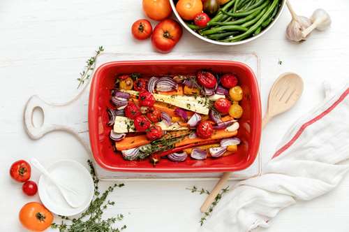 Λαχανικά Φούρνου με Σάλτσα Ντομάτας