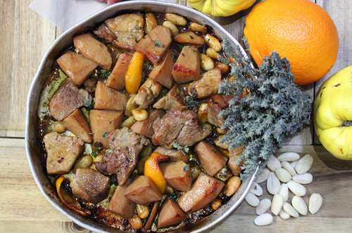 Χοιρινό με κυδώνια και αμύγδαλα (του σεφ Μανώλη Παπουτσάκη)