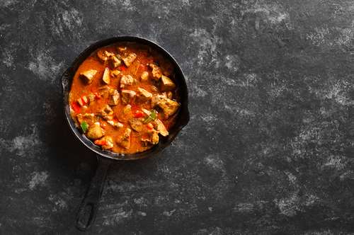 Χοιρινή Τηγανιά με Σάλτσα Ντομάτας