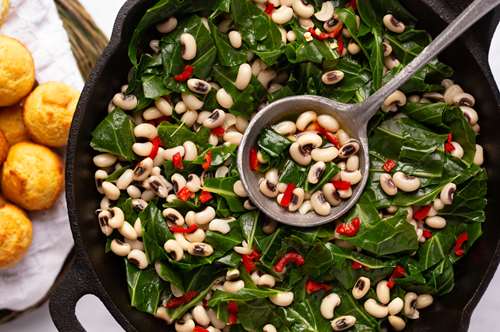 Φασόλια Μαυρομάτικα με Φρέσκα Χόρτα