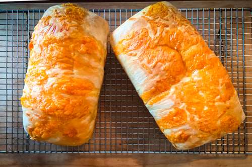 Κορμός Τυριού με Αμύγδαλα