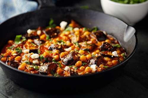 Ρεβίθια με Μελιτζάνες και Πιπεριές στο Φούρνο