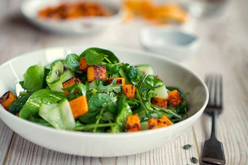 Σαλάτα με Σπανάκι, Σύγκλινο και Κουκουνάρι