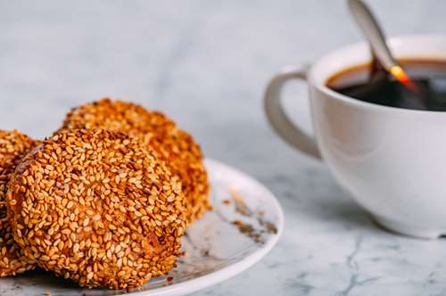 Κρασοκούλουρα Κανέλας με Σουσάμι