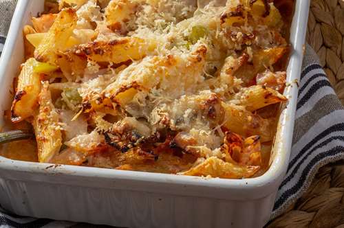 Ελαφρύ Σουφλέ με Πένες και Γαλοπούλα