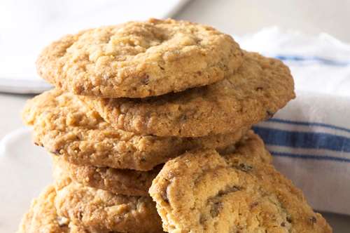 Μπισκότα με Σταφίδες και Στραγάλια