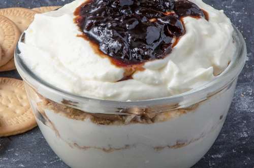 Ζελέ Λεμόνι με Γάλα και Μπισκότα